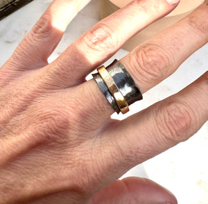 BLACK + GOLD SPINNER RING