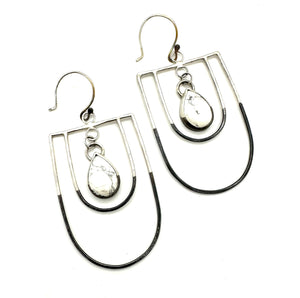 ARCHES HOWLITE EARRINGS